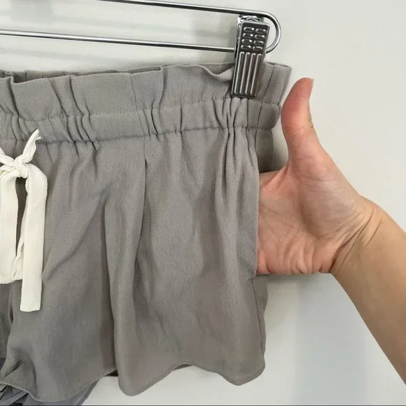 Aritzia Wilfred Montrouge Shorts Light Grey Pull On Paperbag Shorts - Picture 7 of 14